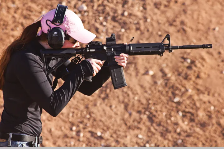 M4 machine gun Desert Wolf Phoenix